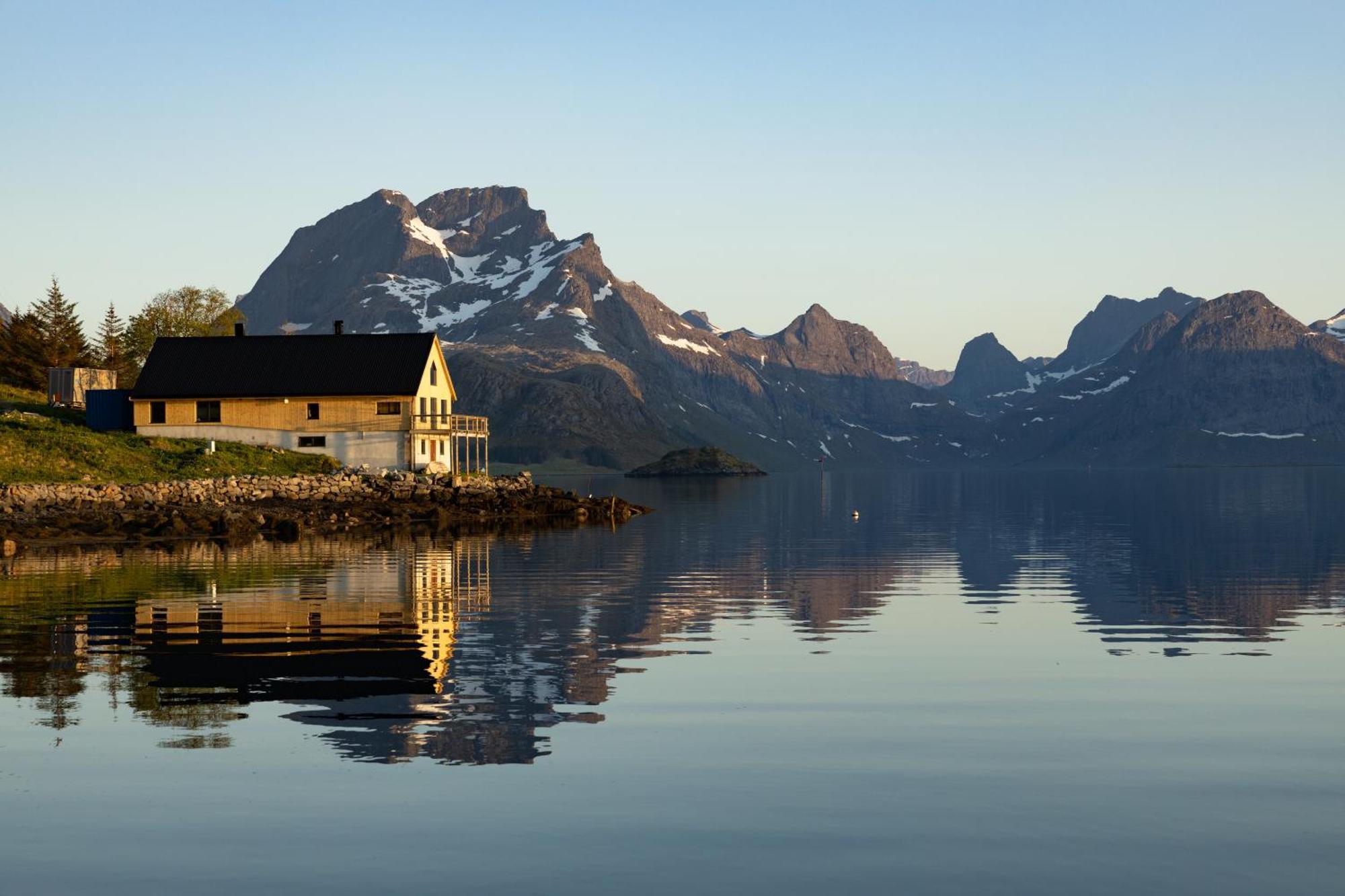 Minkfarmen, Spacious Seaside Cabin With Scenic View Ramberg Exterior photo